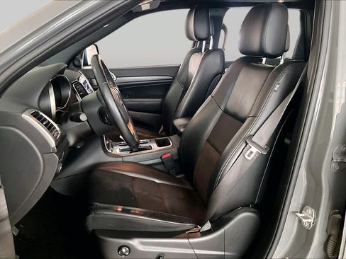 Used 2020 Jeep Grand Cherokee Altitude RWD image 7
