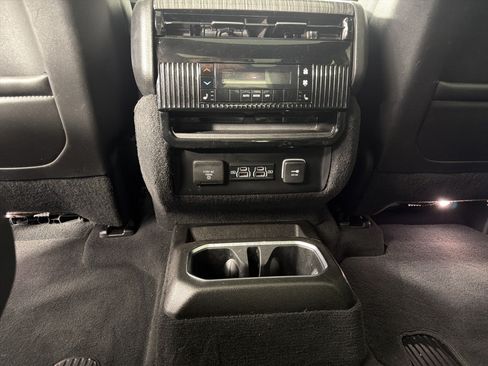 Used 2022 Jeep Wagoneer Series III w/ Premium Group I AWD/4WD image 23