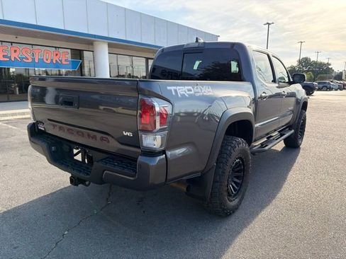 Used 2021 Toyota Tacoma TRD Off-Road w/ Technology Package AWD/4WD image 4