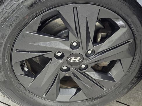 Used 2022 Hyundai Elantra SEL w/ Cargo Package image 7