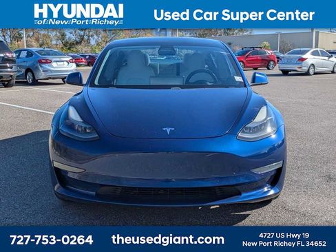 Used 2021 Tesla Model 3 Standard Range Plus image 8