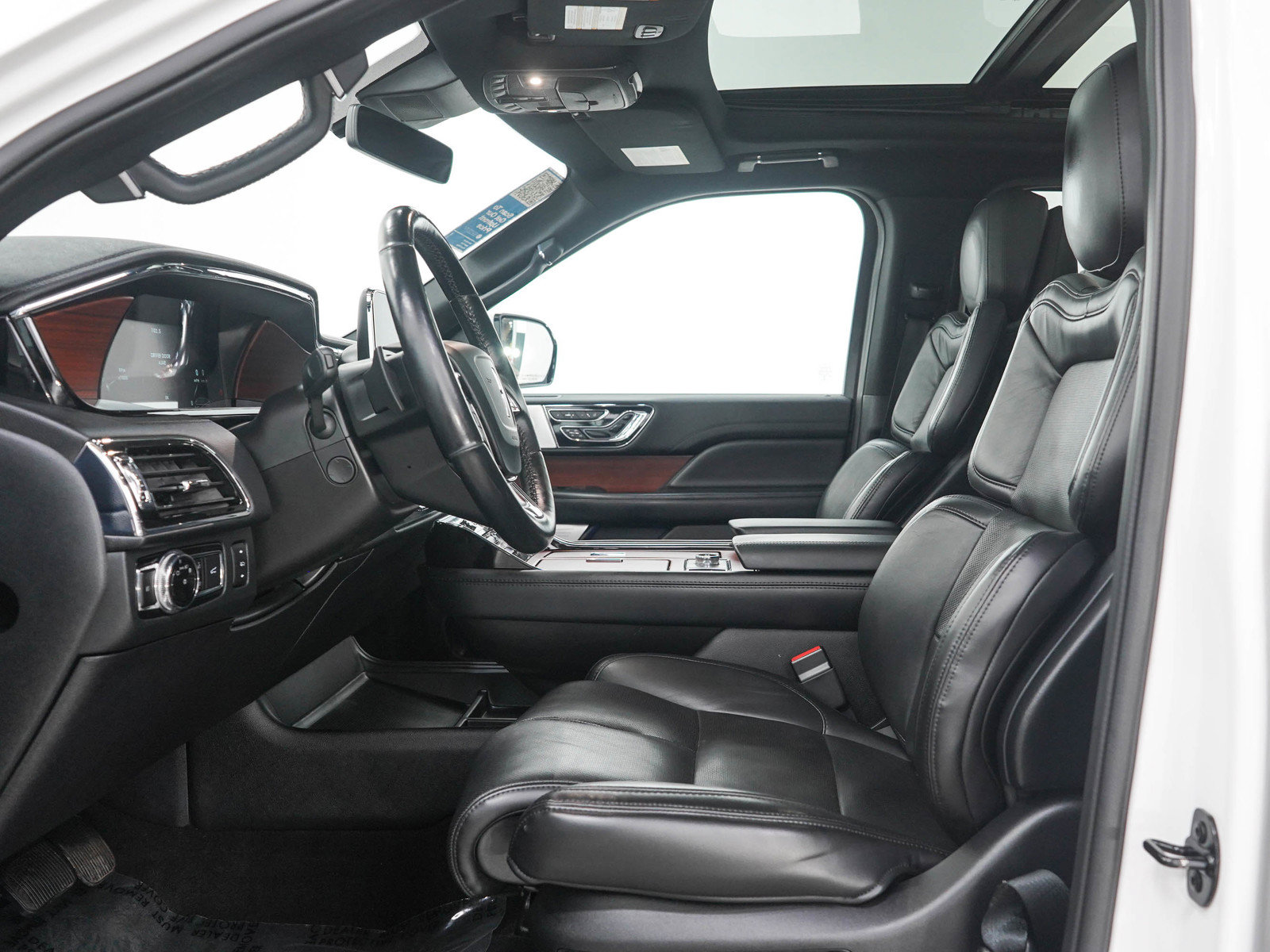 Used 2021 Lincoln Navigator L Reserve AWD/4WD image 27