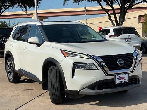 Used 2023 Nissan Rogue SV w/ SV Premium B Package AWD/4WD image 3