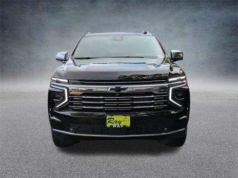 New 2026 Chevrolet Suburban Premier image 9