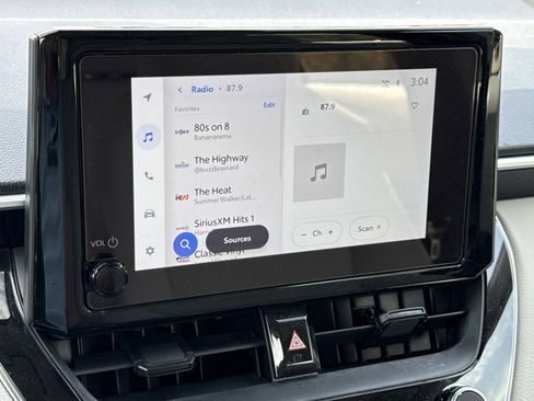 Used 2025 Toyota Corolla Cross L image 23