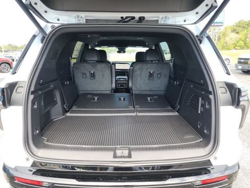 New 2026 Chevrolet Traverse High Country w/ LPO, Floor Liner Package image 10