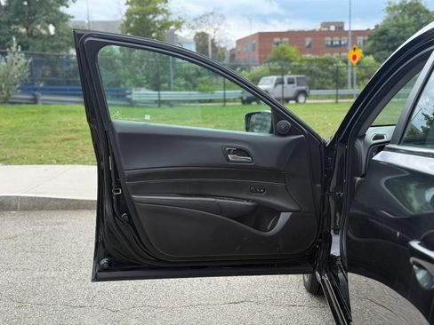Used 2019 Acura ILX FWD image 9