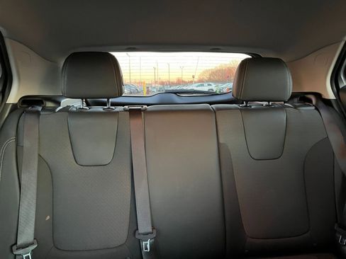 Used 2025 Buick Encore GX Preferred image 37