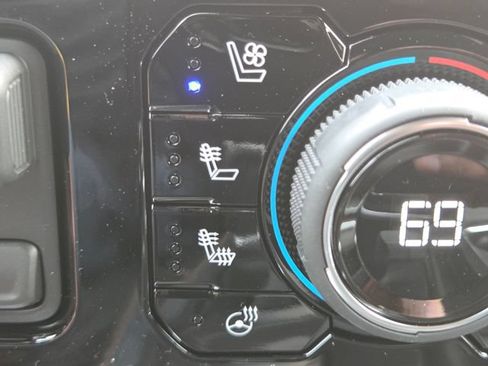 New 2026 Chevrolet Silverado 1500 High Country AWD/4WD image 7