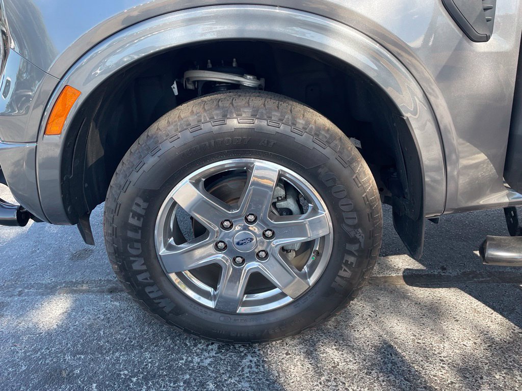 Used 2025 Ford Ranger XLT w/ Chrome Accent Package AWD/4WD image 32