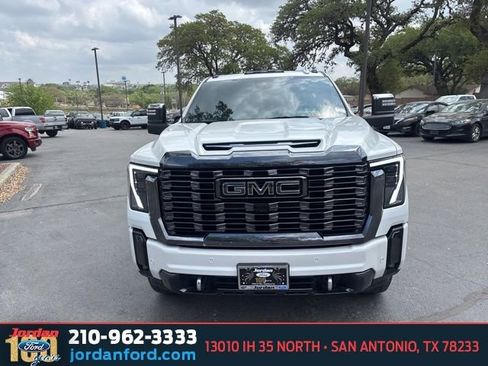 Used 2024 GMC Sierra 2500 Denali Ultimate image 2