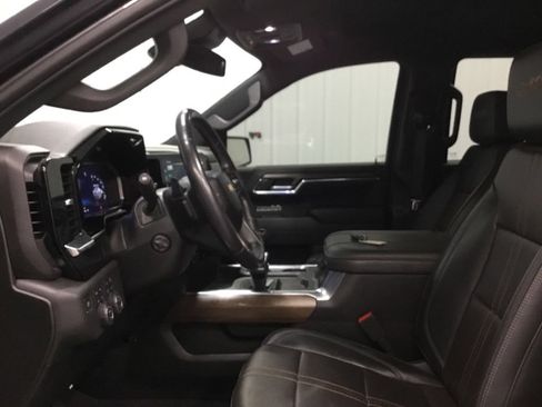 Used 2023 Chevrolet Silverado 1500 High Country w/ LPO, Dark Essentials Package AWD/4WD image 8