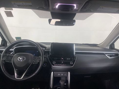 Used 2023 Toyota Corolla Cross XLE w/ Convenience Package image 21