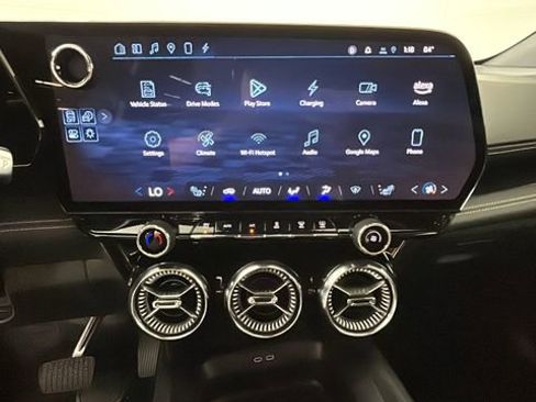 Used 2024 Chevrolet Blazer EV LT AWD/4WD image 24