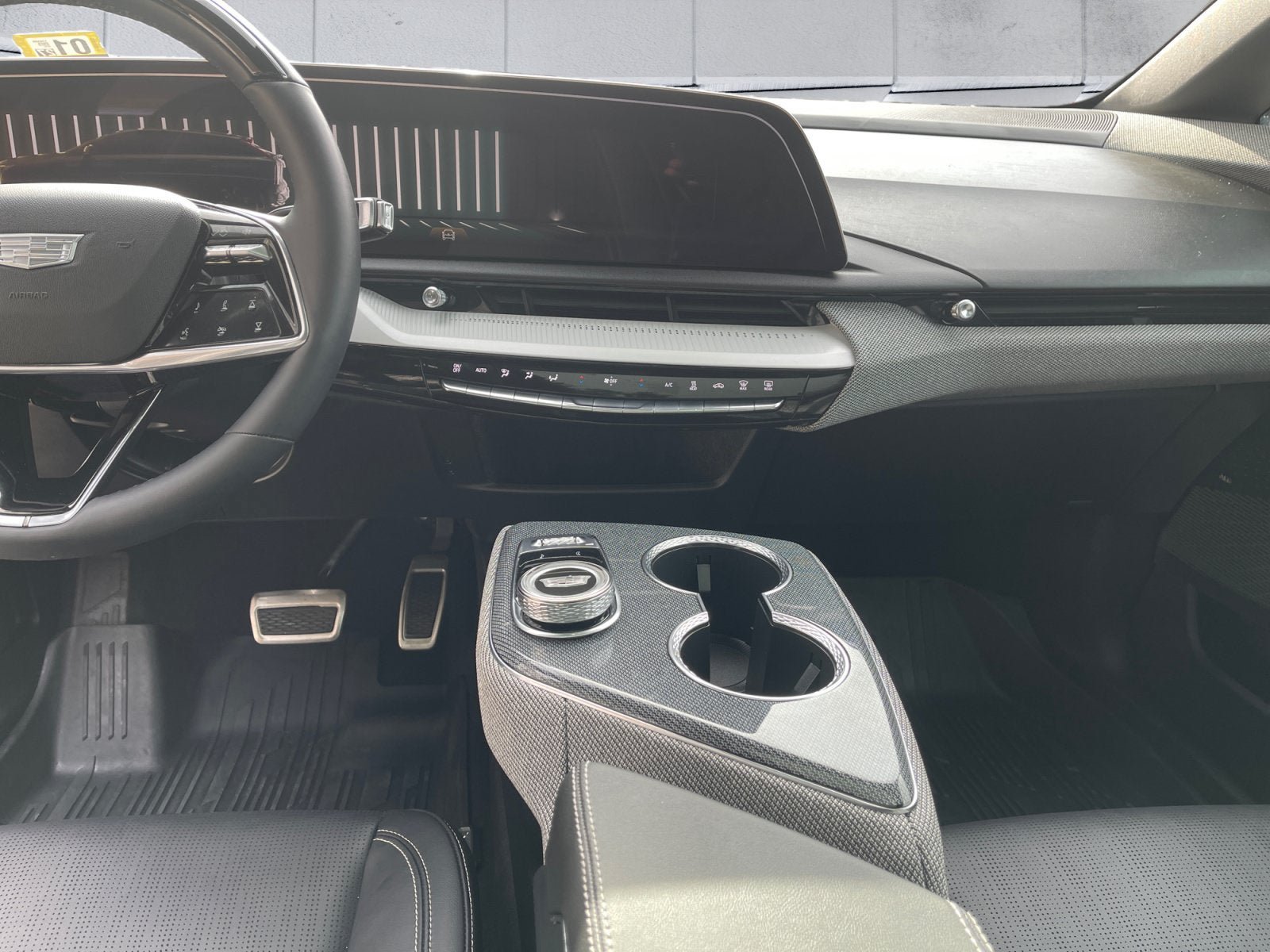 Used 2025 Cadillac Optiq Luxury 2 w/ LPO, Floor Liner Package AWD/4WD image 11