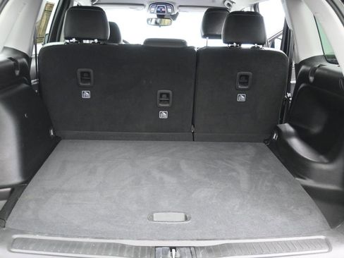 Used 2023 Jeep Grand Cherokee Limited image 11