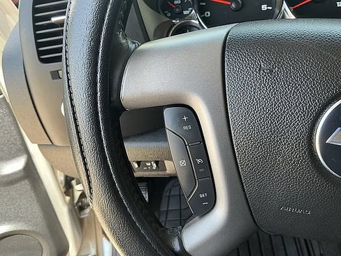 Used 2009 Chevrolet Silverado 2500 LT w/ Exterior Plus Package RWD image 19