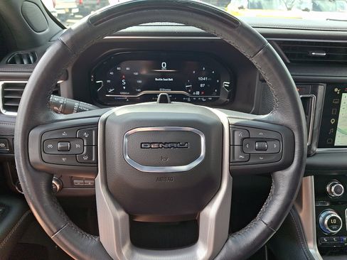 Used 2024 GMC Yukon Denali w/ Denali Reserve Package AWD/4WD image 27