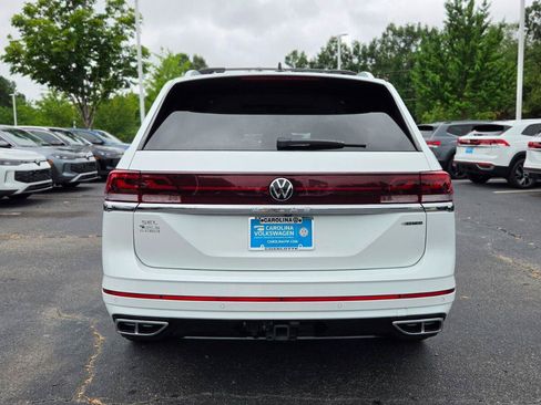 Used 2024 Volkswagen Atlas SEL Premium R-Line AWD/4WD image 4
