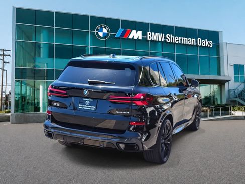 Used 2024 BMW X5 xDrive40i w/ M Sport Package AWD/4WD image 4