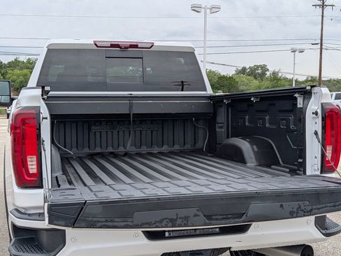 Used 2023 GMC Sierra 2500 Denali w/ Technology Package AWD/4WD image 7