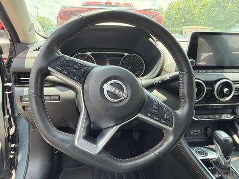 Used 2025 Nissan Sentra SR w/ SR Premium Package FWD image 12