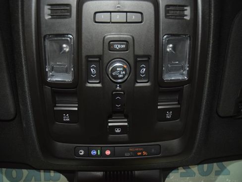 Used 2024 GMC Yukon XL Denali w/ Advanced Technology Package AWD/4WD image 55