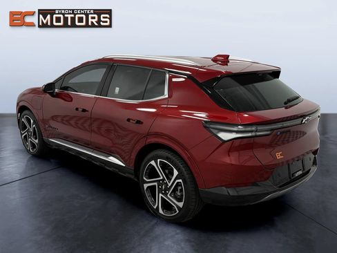 Used 2025 Chevrolet Equinox EV LT w/ Convenience Package II FWD image 4