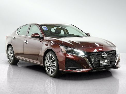 Used 2024 Nissan Altima 2.5 SL AWD/4WD image 7