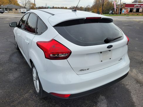 Used 2015 Ford Focus SE image 4