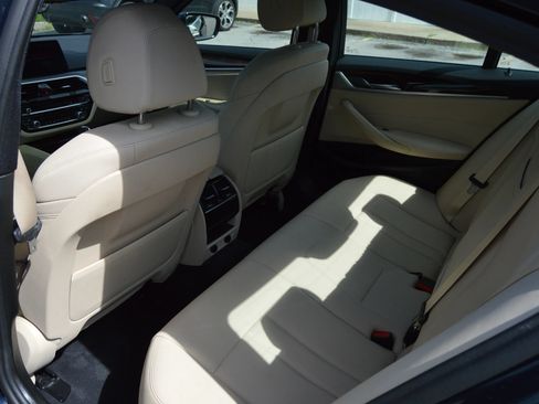 Used 2017 BMW 530i xDrive AWD/4WD image 19