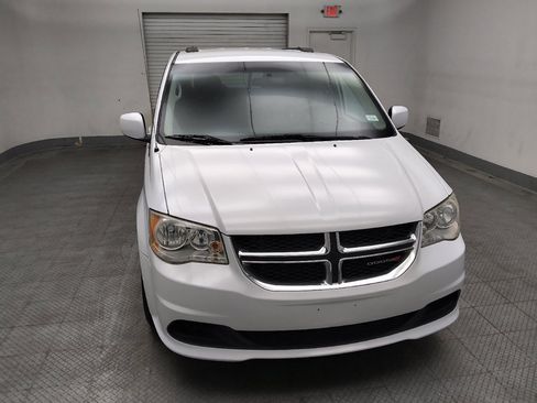Used 2016 Dodge Grand Caravan SXT FWD image 14
