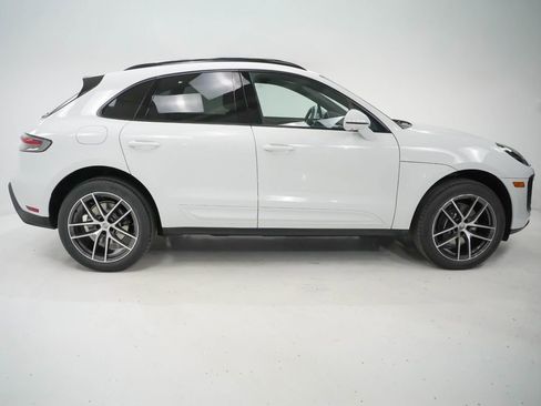 Used 2026 Porsche Macan AWD/4WD image 9
