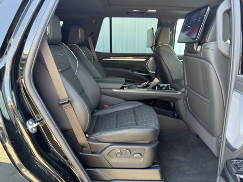 New 2026 Cadillac Escalade V AWD/4WD image 23