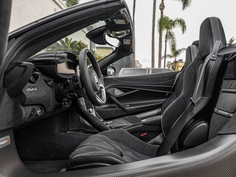 New 2026 McLaren 750S Spider RWD image 24