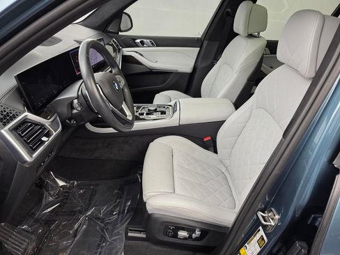 Used 2024 BMW X7 xDrive40i image 9