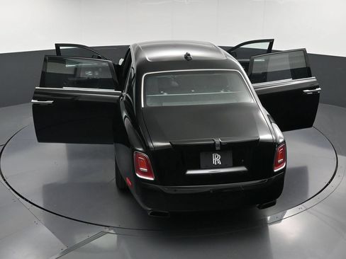 New 2027 Rolls-Royce Phantom Extended Wheelbase RWD image 39