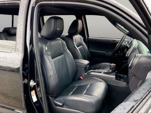 Used 2019 Toyota Tacoma TRD Pro AWD/4WD image 9