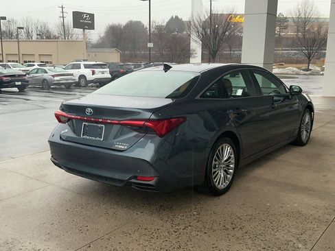 Used 2020 Toyota Avalon Limited w/ Advanced Safety Package image 7