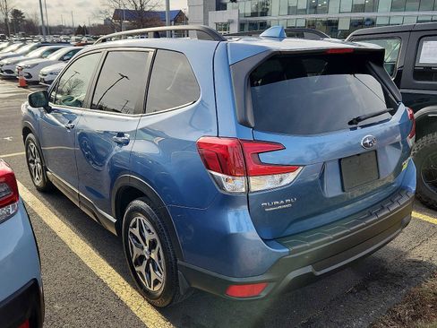 Used 2021 Subaru Forester Premium image 4