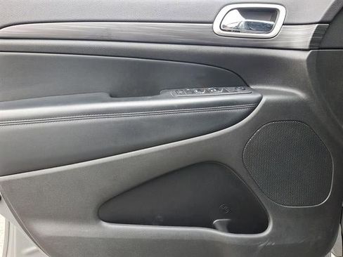 Used 2021 Jeep Grand Cherokee Laredo X image 13