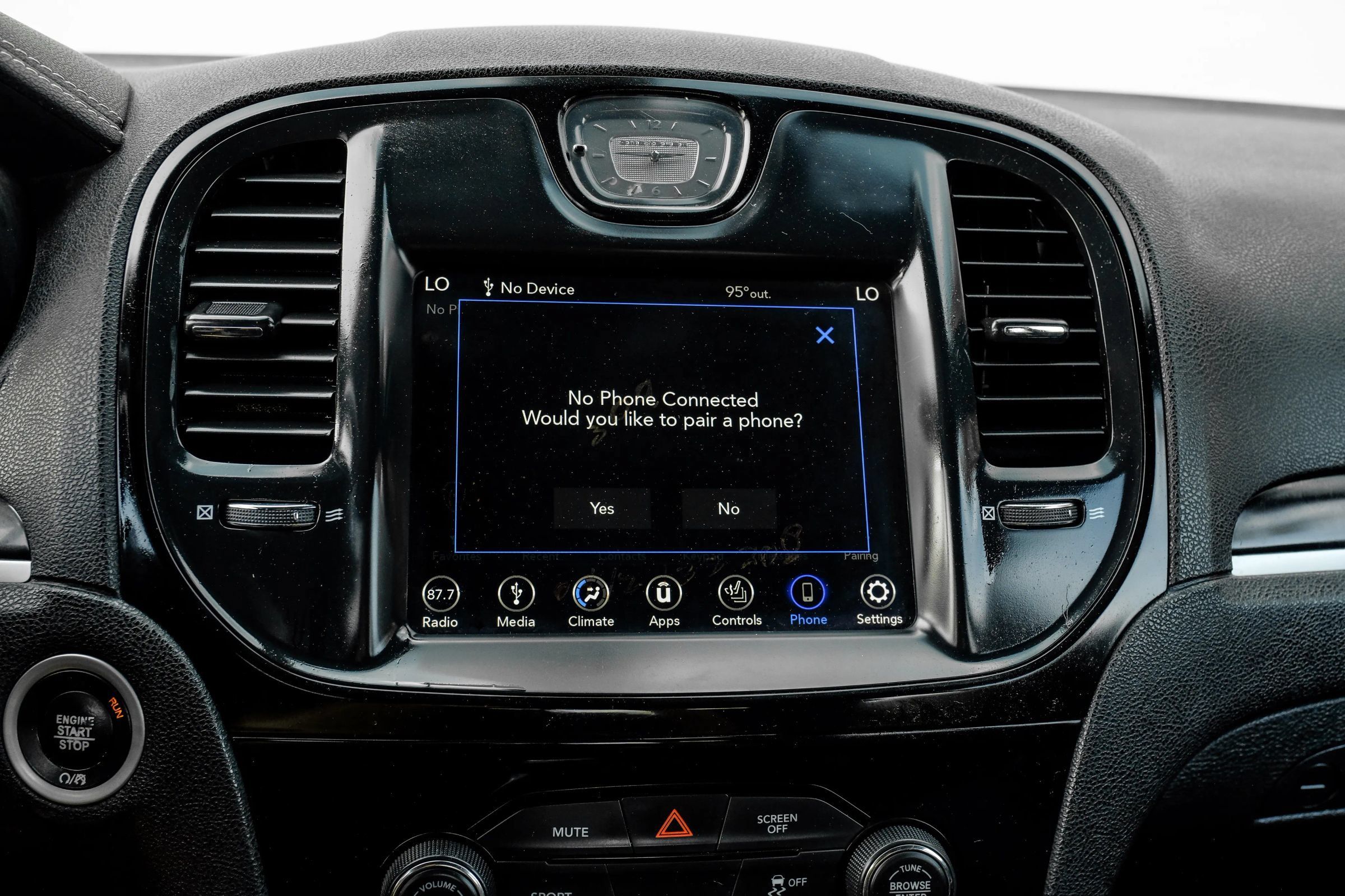 Used 2019 Chrysler 300 S RWD image 39