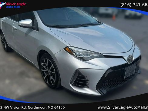 Used 2017 Toyota Corolla SE FWD image 4