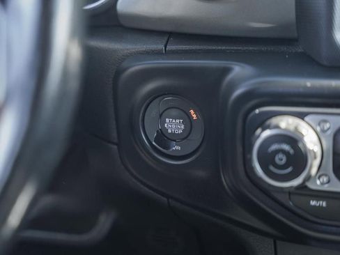 Used 2020 Jeep Wrangler Unlimited Sahara image 27