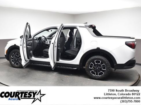 Used 2024 Hyundai Santa Cruz SEL AWD/4WD image 40