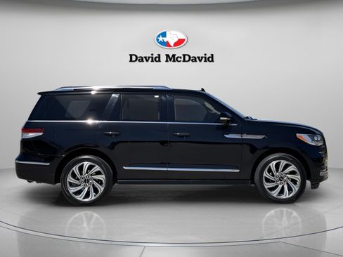 Certified 2023 Lincoln Navigator Reserve image 13