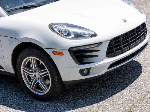Used 2016 Porsche Macan S w/ Infotainment Package AWD/4WD image 10