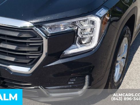 Used 2024 GMC Terrain SLE AWD/4WD image 11
