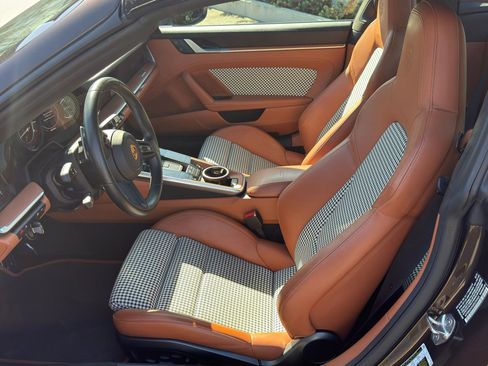 Certified 2024 Porsche 911 Targa 4S AWD/4WD image 5