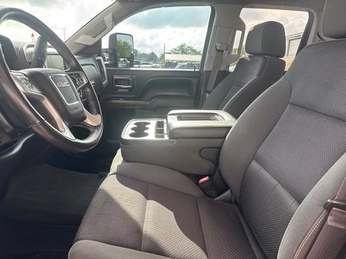 Used 2015 GMC Sierra 2500 SLE w/ SLE Preferred Package AWD/4WD image 9